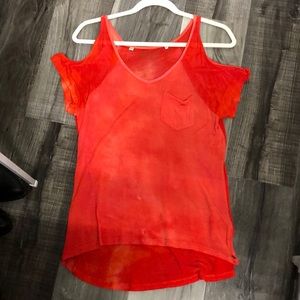 Cold shoulder top by Guess